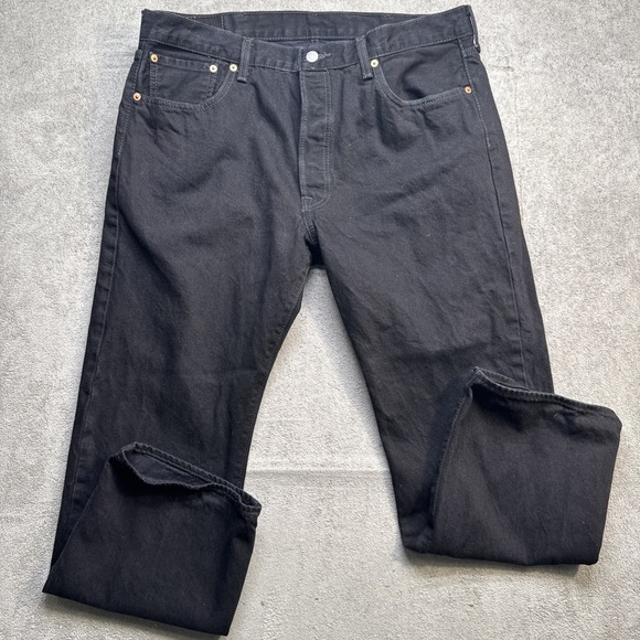 Levi's 501 Men's Black Denim Jeans Button Fly Straight Leg Classic Fit 38 - Picture 1 of 11